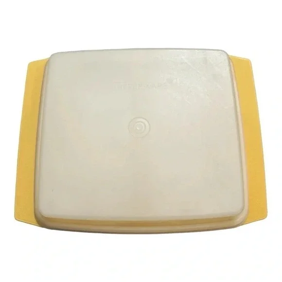 Vintage Tupperware Deviled Egg - Picture 7 of 8